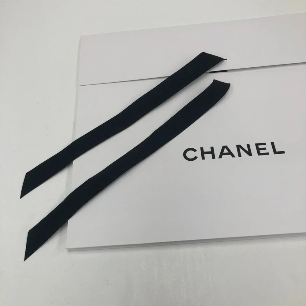 Chanel Authentic White Paper Bow Box Gift Shopping 15.75x12.75x3
